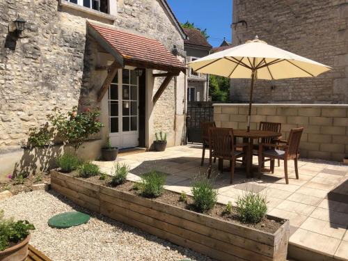 Viviers House | Pet Friendly Holiday Home The Old Bakery - Guest Rated 9.3