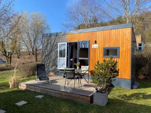 Wemding House | Oceanfront Holiday Home Tiny Haus Motte by Interhome