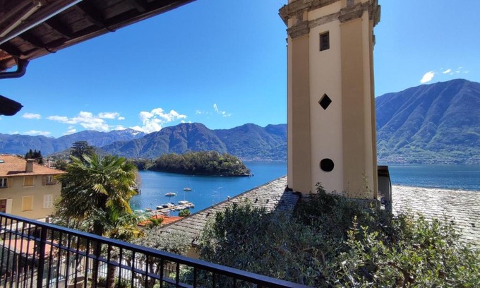 Sala Comacina House | Pet-Friendly Holiday Home Tower Bell House with Ocean Views