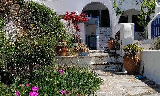Agkidia House | Cozy Holiday Home in Naxos with Shared Garden & Wi-Fi