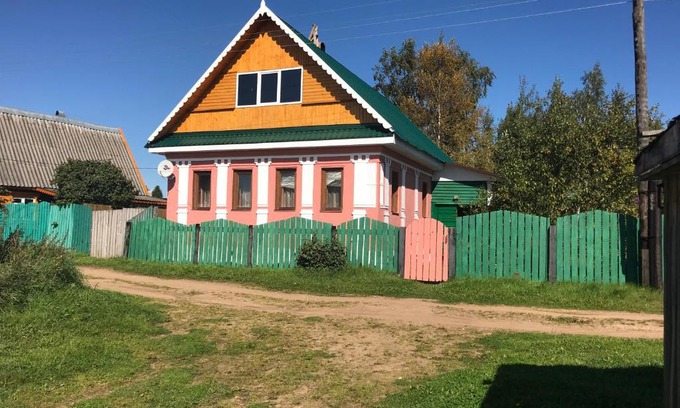 Kotchishche House | Cozy Holiday Home Tsentralnaya 17 with Oceanfront Views