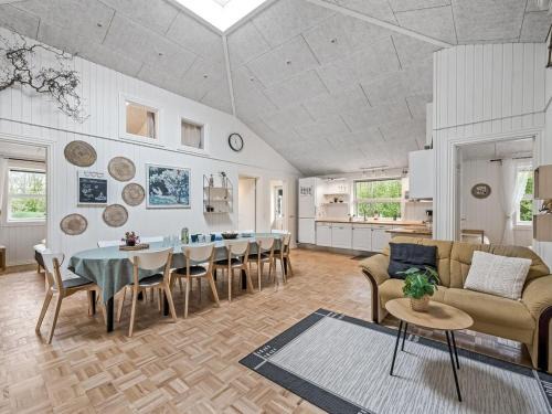 Spøttrup House | Inviting Holiday Home Veijo - Pet Friendly & Near the Inlet
