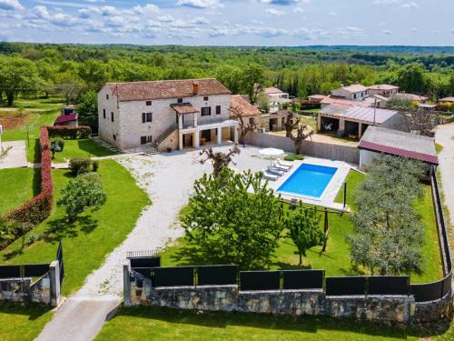 Baderna House | Pet-Friendly Holiday Home Vera - Top Rated by Guests