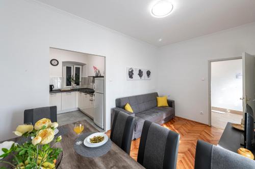 Gornji Kono House | Holiday Home Vera