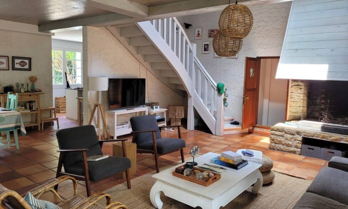 Le Canon House | Relaxing Getaway at Village De Piraillan with Pool & Wi-Fi