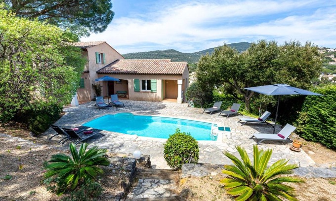 Plage de la Garonnette House | Discover Villa Les 4 B: A Family-Friendly Getaway