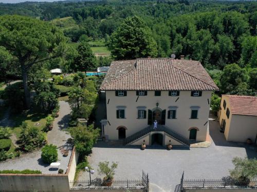 Crespina House | Discover Villa La Guardia Vecchia - 4-Star Family Retreat