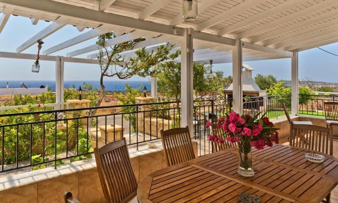 Afiartis House | Mountain View Villa Ntora: Family-Friendly & Pet Welcoming