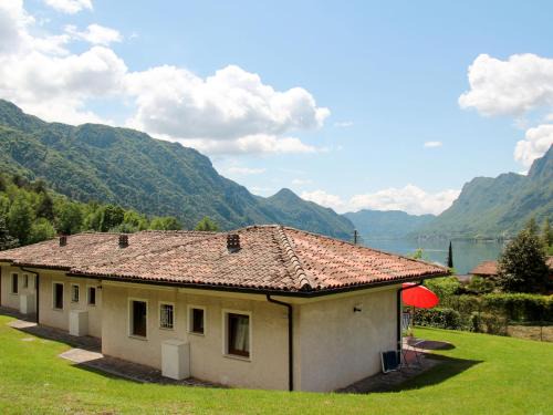 Vesta House | Pet Friendly Holiday Home Villa Vesta with Oceanfront Views