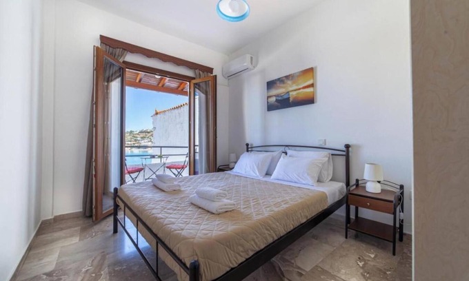 Mpatsi House | Villa Virginia: Oceanfront Retreat with Balcony & Wi-Fi