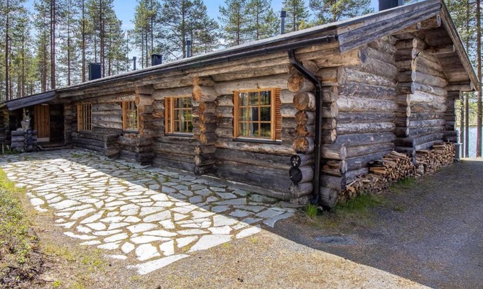 Kuusamo House | Family-Friendly Holiday Home Villihanhi with Pet Amenities