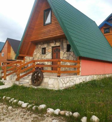 Zabljak House | Cozy Holiday Home Vojinovic: Pet-Friendly & Family Ready