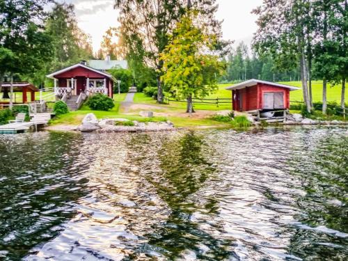 Kuortti House | Family-Friendly Holiday Home Wanha Karminranta Awaits