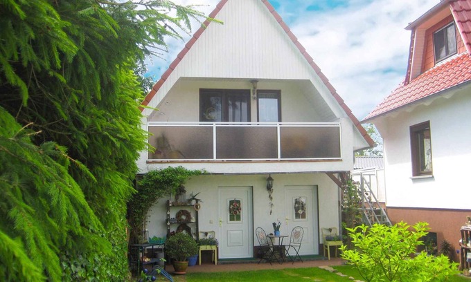 Flemendorf House | Idyllic Holiday Home with Balcony, Terrace & Ocean View