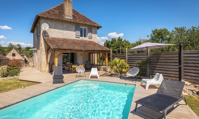 La Bachellerie House | Relaxing Holiday Home with Private Pool & Ocean View