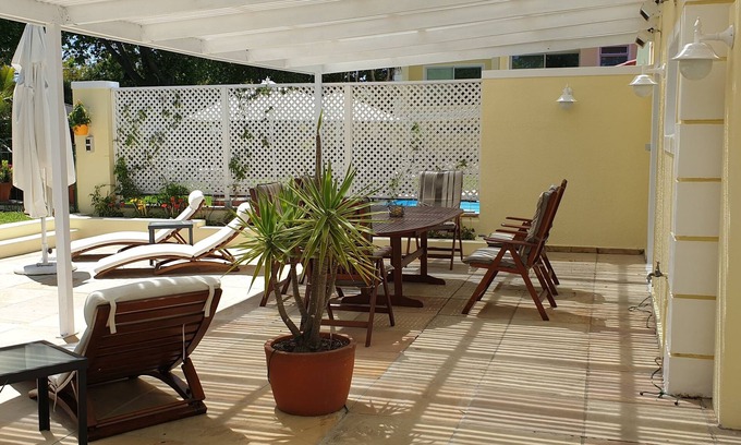 Constantia Cottage | Ideal Holiday Home with Heated Pool and Ocean Views