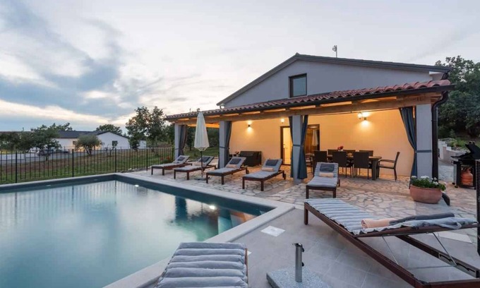 Buje House | Relaxing Holiday Home with Pool and Ocean View Retreat