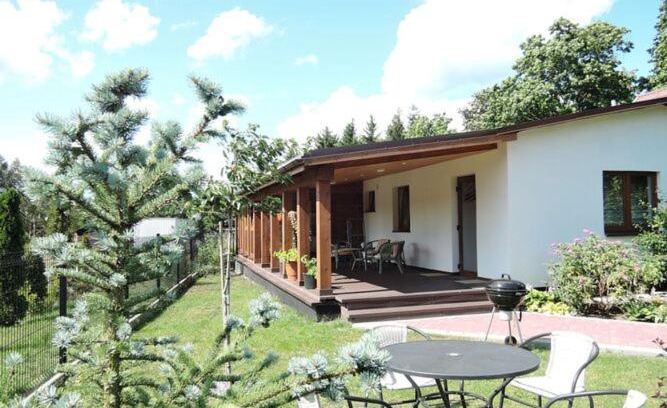 Kolczewo House | Spacious Holiday Home with Terrace in Kolczewo