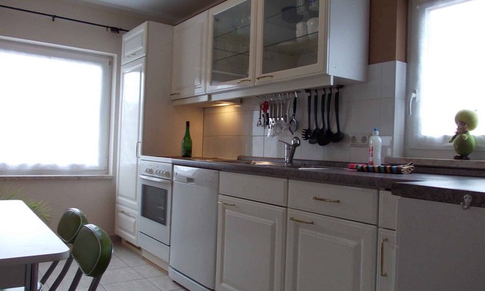 Rambin House | Cozy Holiday Home with Ocean View and Garden Barbecue