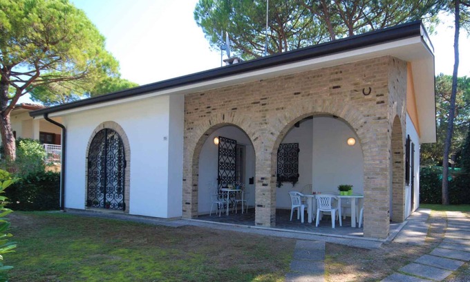 Lignano Pineta House | Cozy Holiday Home with Garden and Ocean View Amenities