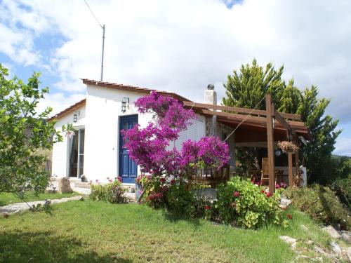 Asklipiio House | Delightful Holiday Home in Kritinia with Garden Access
