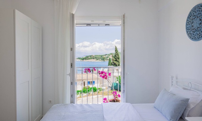 Apraos House | Holiday Home with large balcony and stunning Sea Views