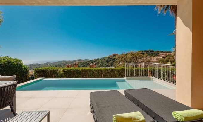Ojen House | Modern Holiday Home with Private Pool and Sea Views