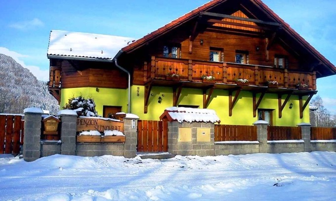 Hroznetin House | Relaxing Holiday Home with Sauna & Outdoor Pool Escape