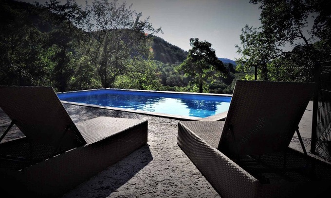 Kotli House | Cozy Holiday Home with Shared Pool and Ocean Views