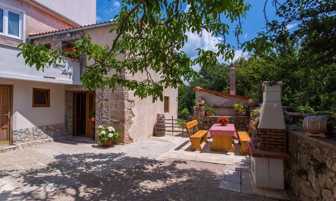 Polje House | Cozy Holiday Home with Terrace in Peaceful Location