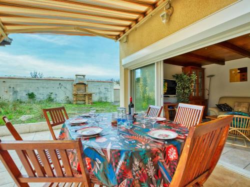 Lacanau-Ocean House | Oceanfront Holiday Home Y Sian Ben with Hot Tub & 10/10 Score