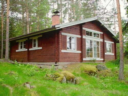 Asikkala House | Inviting Holiday Home Ylähuone with Hot Tub & Pet Friendly