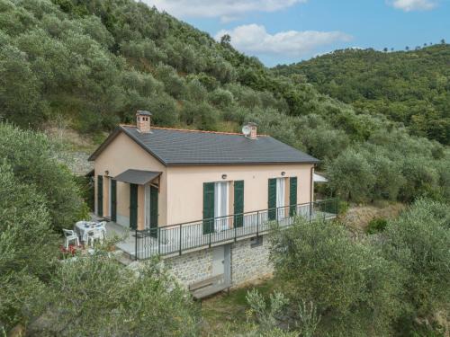 Sestri Levante House | Cozy Holiday Home Zia Maria: Family-Friendly Getaway