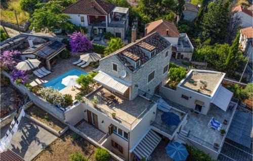 Zman House | Cozy Retreat in Zman with Pool and Family-Friendly Vibes