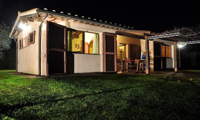 Castagneto Carducci House | Cozy Holiday Home in Castagneto Carducci with Pool & Ocean View