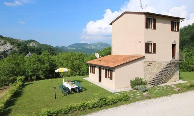 Apecchio House | Spacious Holiday House Sant'Angelo in Vado for 20 Guests
