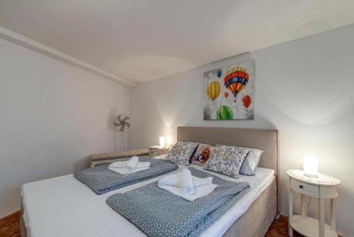 Crni Kal House | Cozy Holiday House Črni Kal - Perfect for Families & Pets