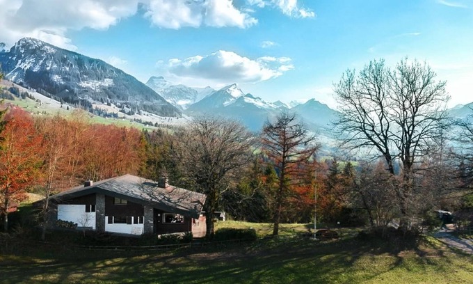 Aeschi bei Spiez Ski Chalet | Spacious Holiday House Aeschi b. Spiez for Large Groups