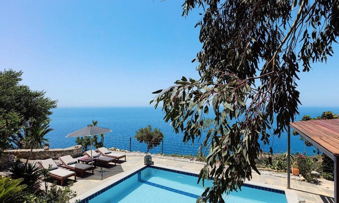 Agios Vasileios House | Inviting Holiday House Agios Vasilios with Ocean Views
