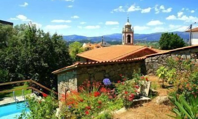 Caldelas House | Inviting Holiday House Amares: Perfect for Families & Groups