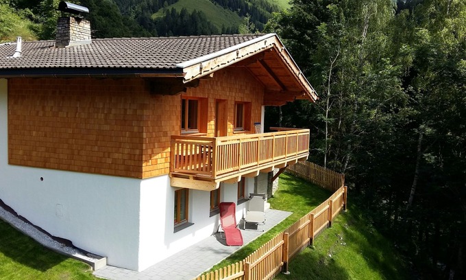 Rauris House | Tranquil Holiday House with Ocean View & Pool Amenities
