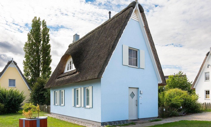 Hohenkirchen House | Cozy Beckerwitz Holiday House with Pool & Spa Amenities