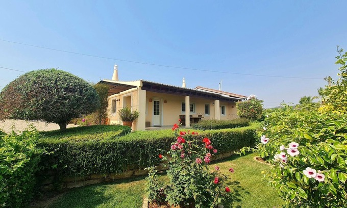 Colinas Verdes House | Cozy Holiday House Bensafrim: 3 Bedrooms & Private Pool