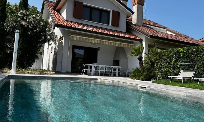 Isola Albarella House | Inviting Holiday House Boccasette: Pool & Family-Friendly Stay