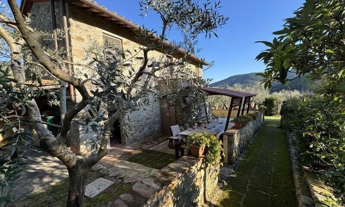 Buti House | Spacious Holiday House Buti: Ocean View with Pool