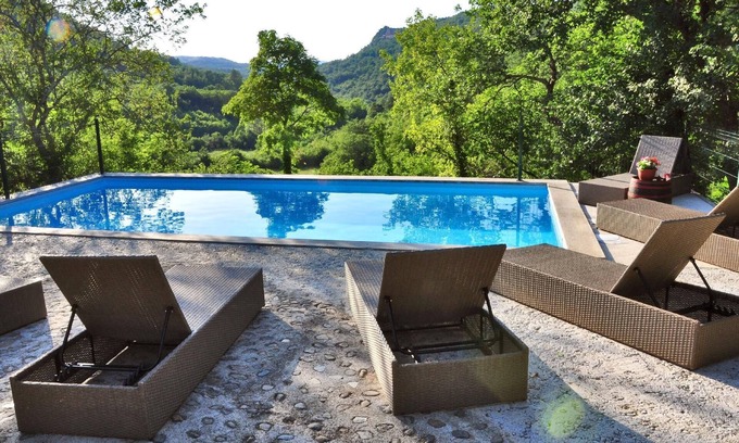 Kotli House | Cozy Holiday House Buzet: Ideal for Families & Pets