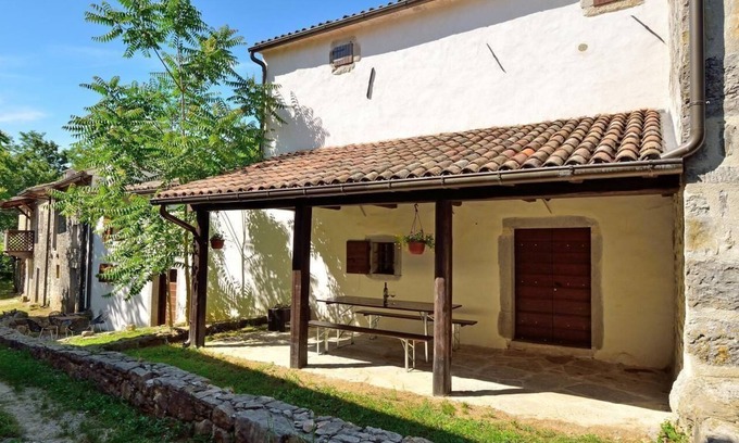 Kotli House | Cozy Holiday House Buzet for 4 with Pool and Pet Friendly