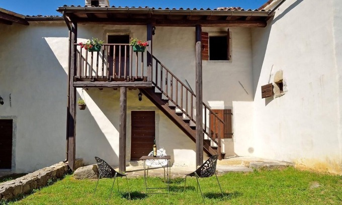 Kotli House | Cozy Holiday House Buzet: Perfect for Families & Pets