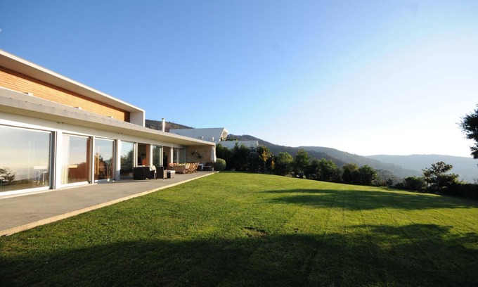Caminha House | Spacious Holiday House Caminha for Families and Groups