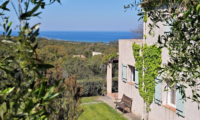 Cervione House | Cozy Holiday House Cervione: Perfect for Families & Pets